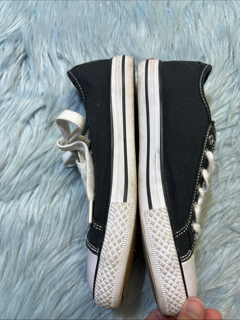 Levi's Black Canvas Low-Top Sneakers with White Accents Sz 4.5